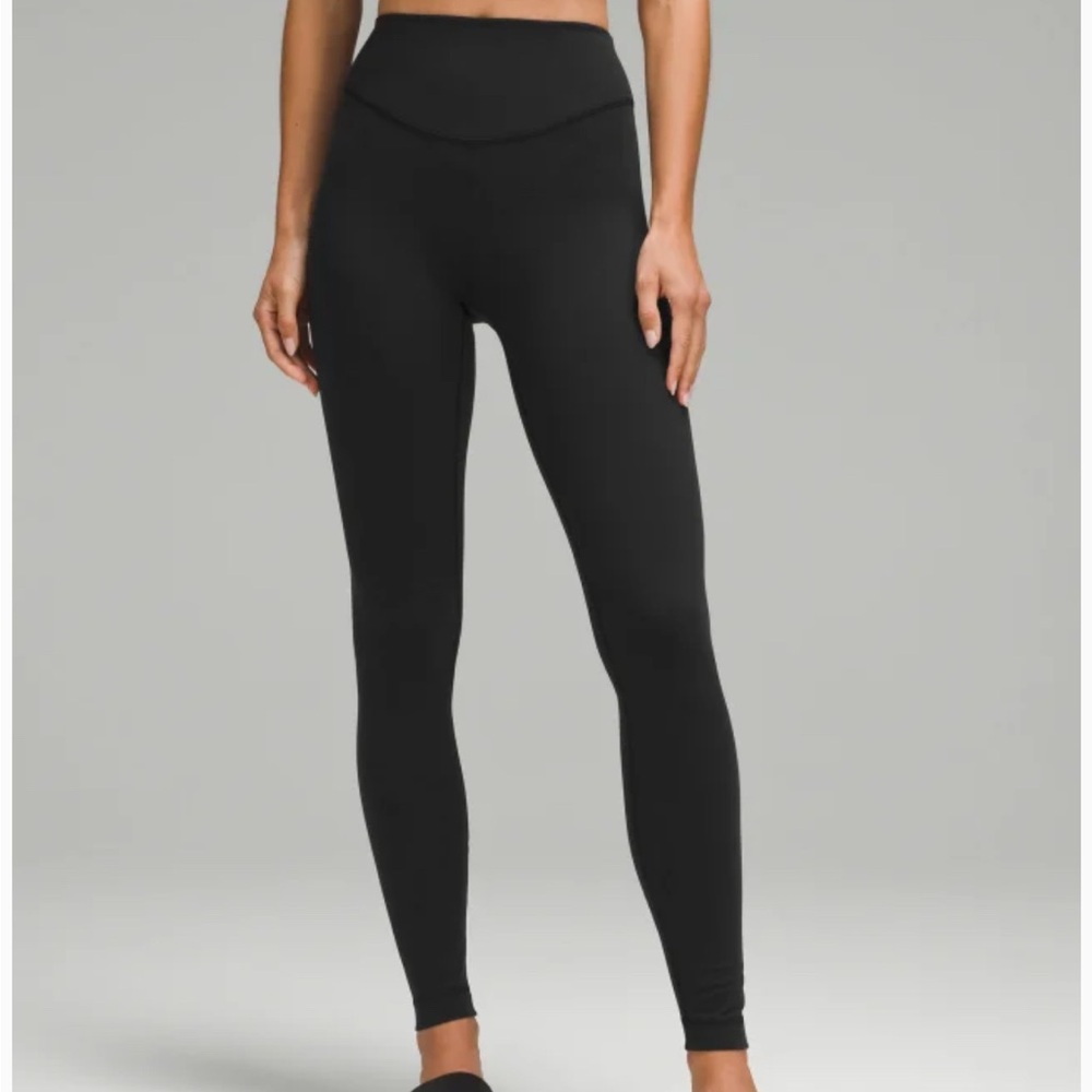 Lululemon Wunder Under SmoothCover in black 28” size 12, EUC